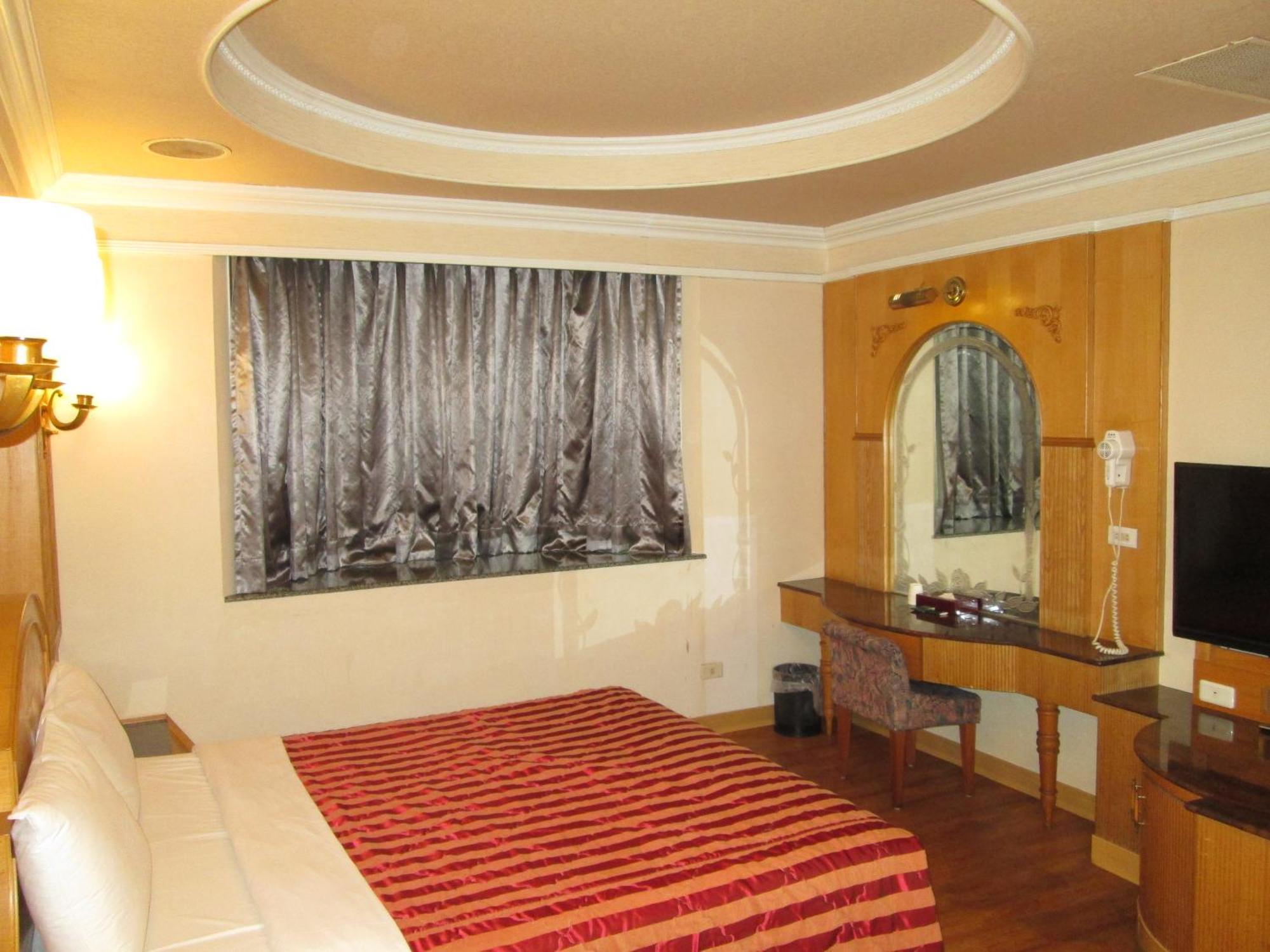 Huangjia Motel Tainan Buitenkant foto