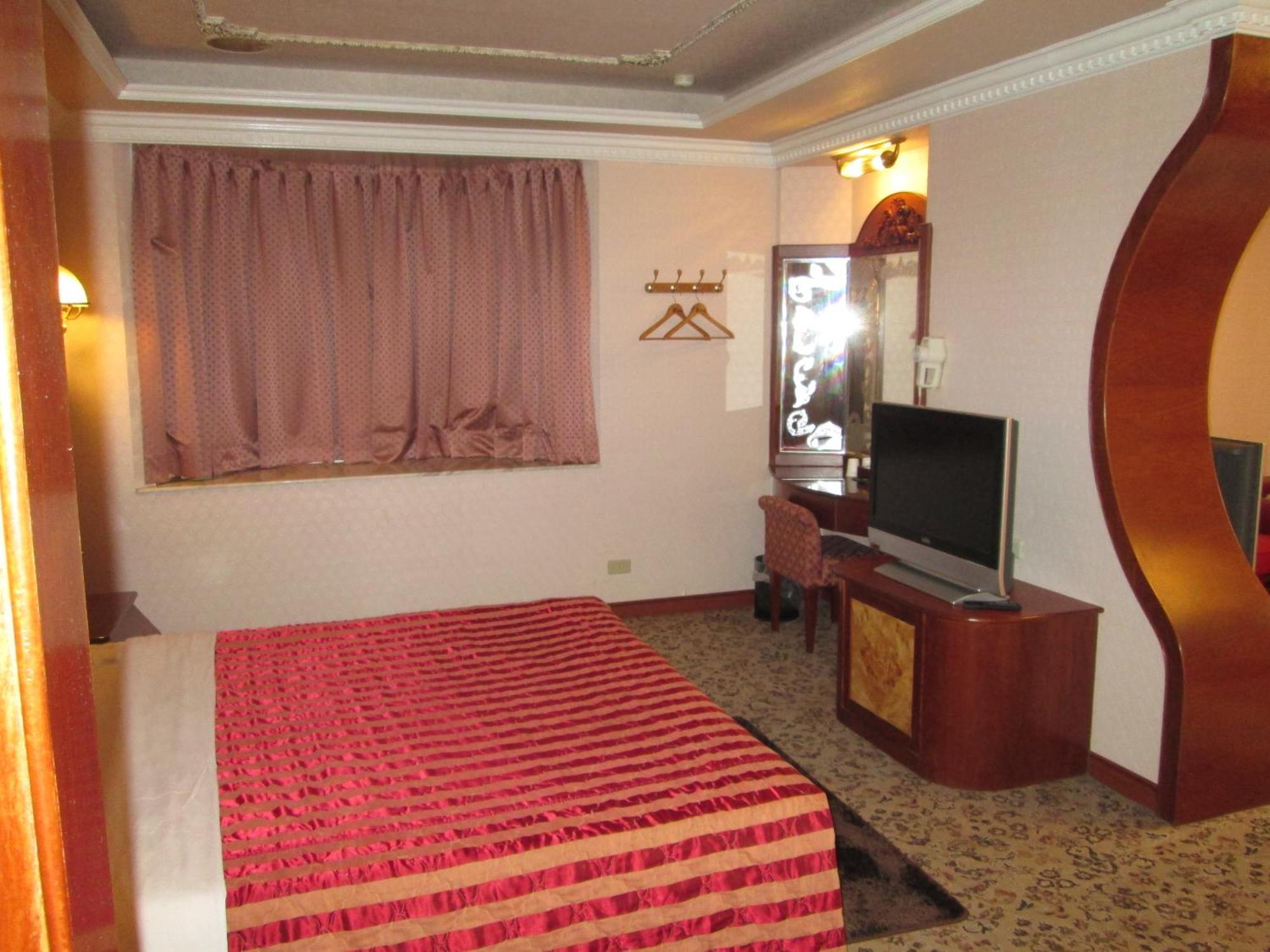 Huangjia Motel Tainan Buitenkant foto