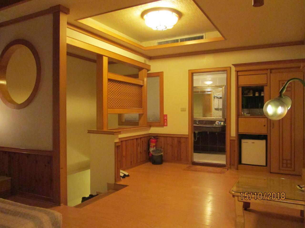 Huangjia Motel Tainan Buitenkant foto